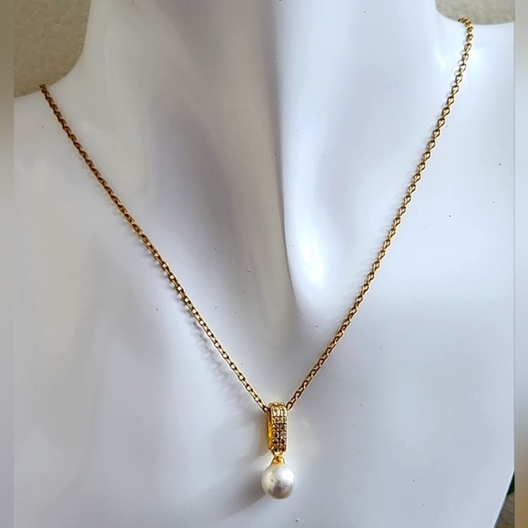 Jewelry - pearl necklace *new